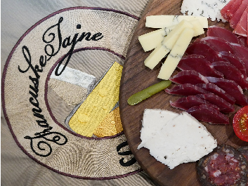 Tradicionalno meze sa Sušenim svinjskim fileom!